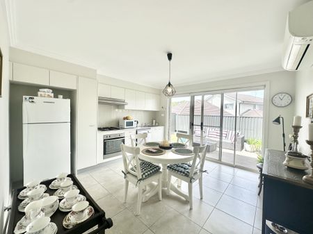 Modern and Low Maintenance living in Peaceful Elderslie - Photo 4