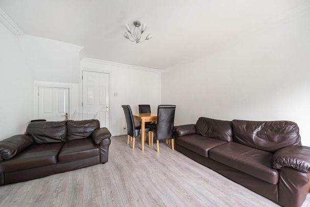 3 bedroom end of terrace house to rent - Photo 1