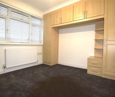 Millais Gardens, Edgware, HA8 - Photo 1