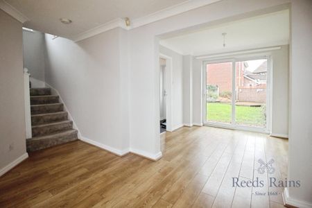 3 bedroom detached house to rent - Photo 4
