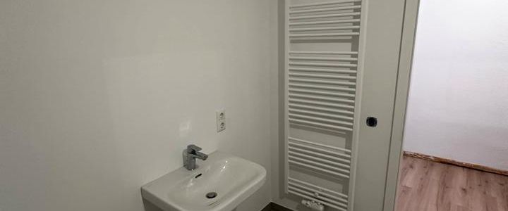 Exklusive 5-Zimmer-Wohnung am Markt in Gera inklusive Aufzug - Photo 1