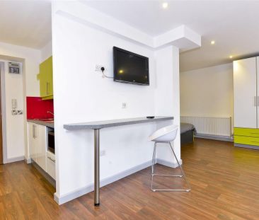Studio to rent - Photo 1