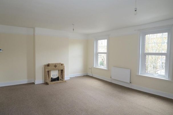 3 bedroom flat to rent - Photo 1