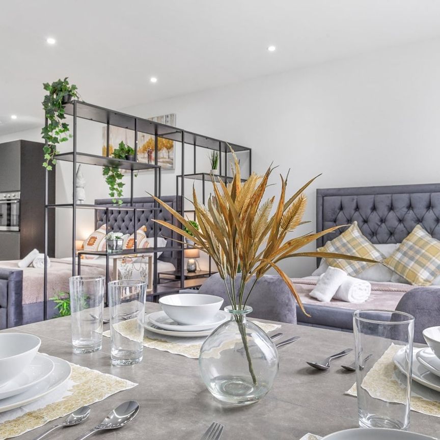 Studio Flat, Woodstock Road, NW11 - Photo 1