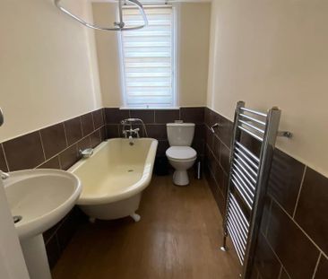 4 bedroom terraced house to rent - Photo 6