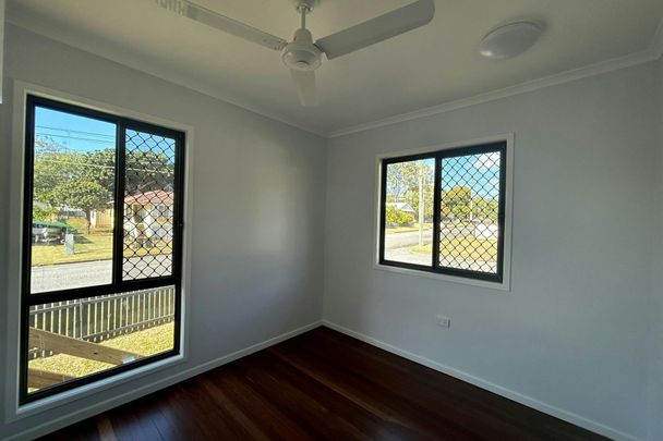 STYLISH 2 BEDROOM UNIT IN A PRIME LOCATION! - Photo 1