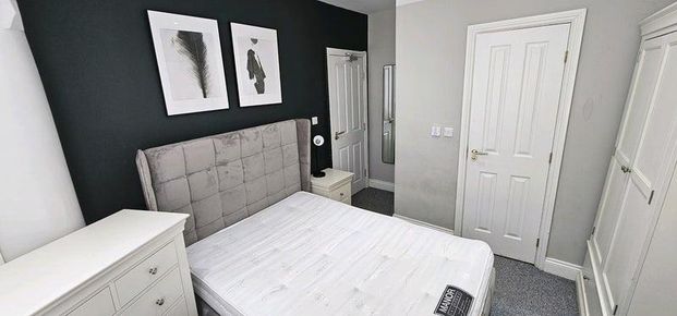 1 bedroom in a house share to rent - Photo 1