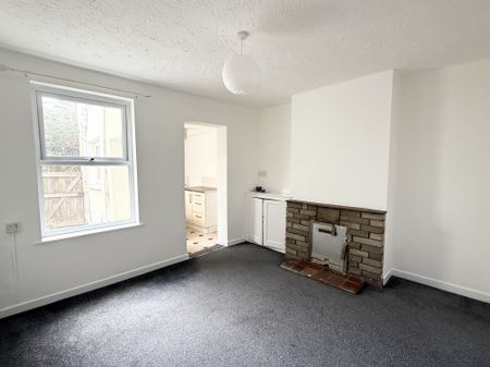 Bevan Street West, Lowestoft - Photo 2