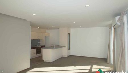 Modern Townhouse in Central Location - Photo 4