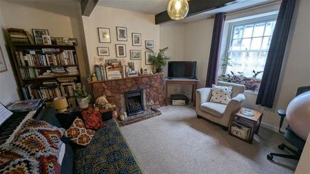 2 bedroom terraced house to rent - Photo 2