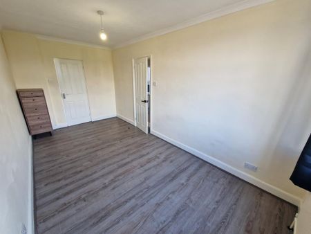 5 Bed Semi-Detached House, Alton Road, LU1 - Photo 4