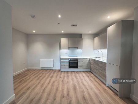 2 bedroom flat to rent - Photo 2