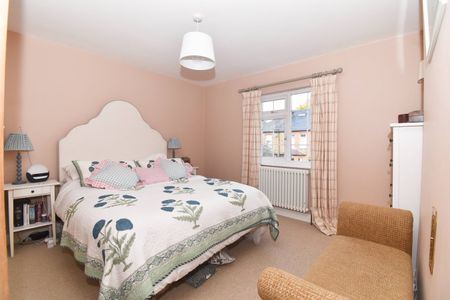 Albany Road, Hersham, KT12 - Photo 5