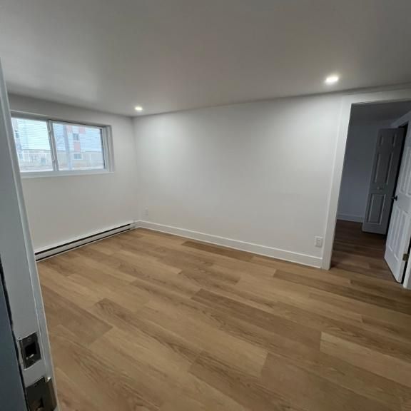 4 1/2 rénové à Laval - Photo 1