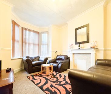 Llantrisant Street, Cathays - Photo 1