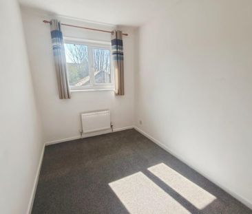 2 bedroom end of terrace house to rent - Photo 2