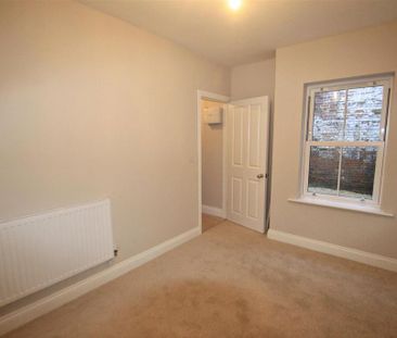 2 bedroom semi-detached house to rent - Photo 2
