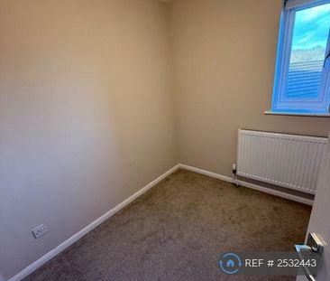2 bedroom end of terrace house to rent - Photo 2
