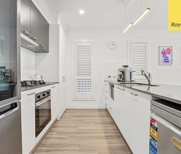 Stunning Family Home in Colebee - Photo 2