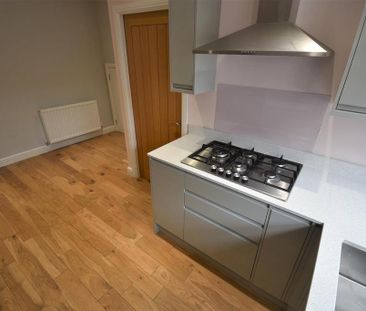 3 bedroom semi-detached house to rent - Photo 4