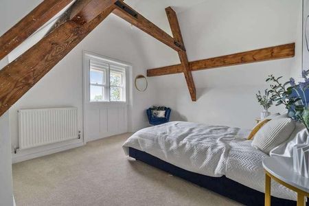 Oakley Gardens, Redhill, RH1 - Photo 5