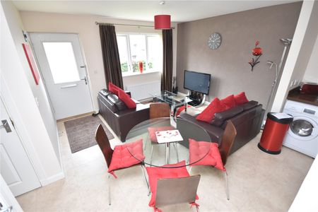 2 bedroom terraced house to rent - Photo 4