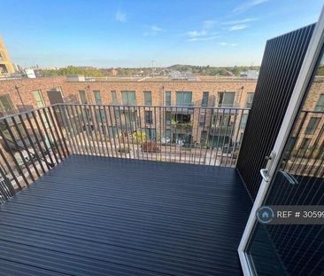 1 bedroom in a flat share to rent - Photo 5