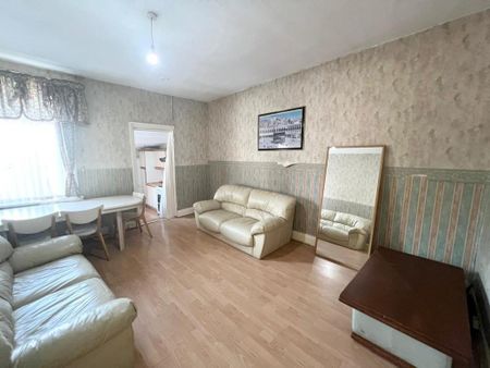 3 bedroom flat to rent - Photo 3