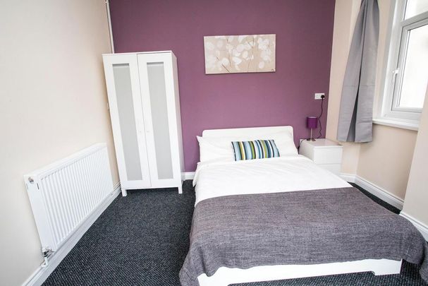 1 bedroom in a house share to rent - Photo 1