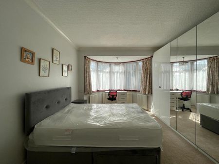 1 bedroom in a house share to rent - Photo 3