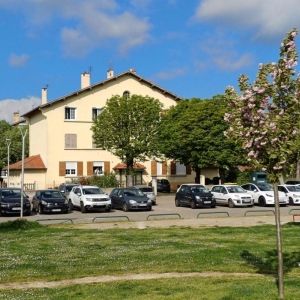 Location Appartement à ROUSSILLON - Photo 2