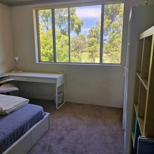 Kensington - Photo 2