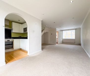 Pellings Farm Close, Crowborough - Photo 3