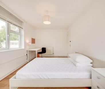 3 bedroom flat to rent - Photo 2