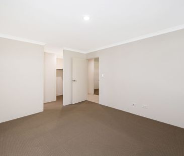 Are You Searching for the Perfect Family Home That Offers Both Space and Convenience&quest; - Photo 2