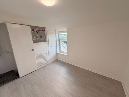 2 bedroom semi-detached house to rent - Photo 2