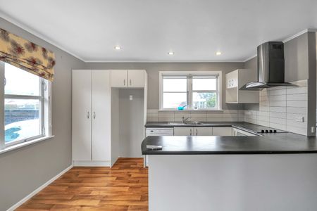 Family Home For You in Maungaraki - Photo 5