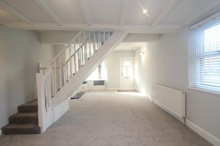 3 bedroom end of terrace house to rent - Photo 4