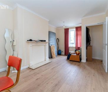 4 bedroom semi-detached house to rent - Photo 5