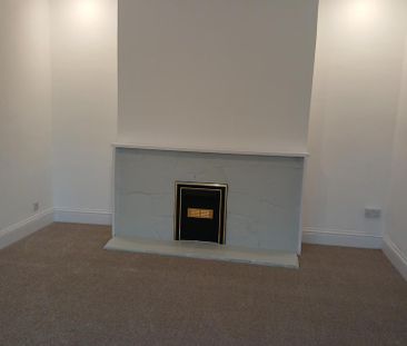 4 bedroom detached house to rent - Photo 2