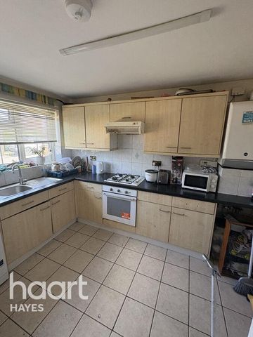 1 bedroom in a house share to rent - Photo 3