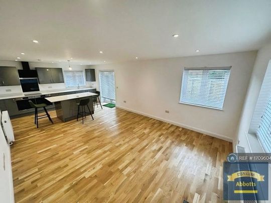 Weeley Road, Clacton-On Sea - Photo 1