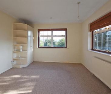 5 bedroom semi-detached house to rent - Photo 5