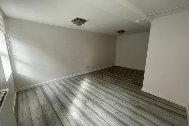 High Street - Photo 1