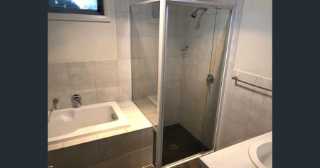 Stunning Two Storey Townhouse - Location, Location, Location! - Photo 3