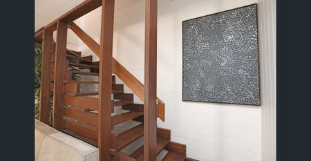 SUPERBLY FULLY RENOVATED FURNISHED TOWNHOUSE IN THE PERFECT LOCATION - Photo 5