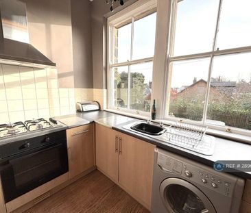 2 bedroom flat to rent - Photo 6