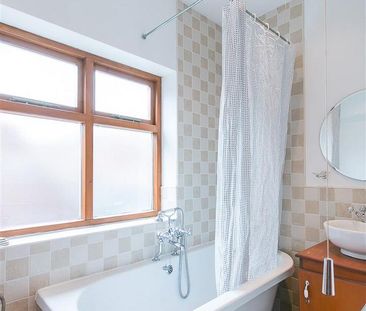 3 bedroom flat to rent - Photo 1