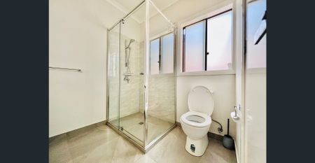 Beautiful Modern House + Great Location - Photo 3