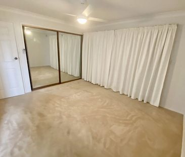 Beautifully Presented Family Home - Photo 4